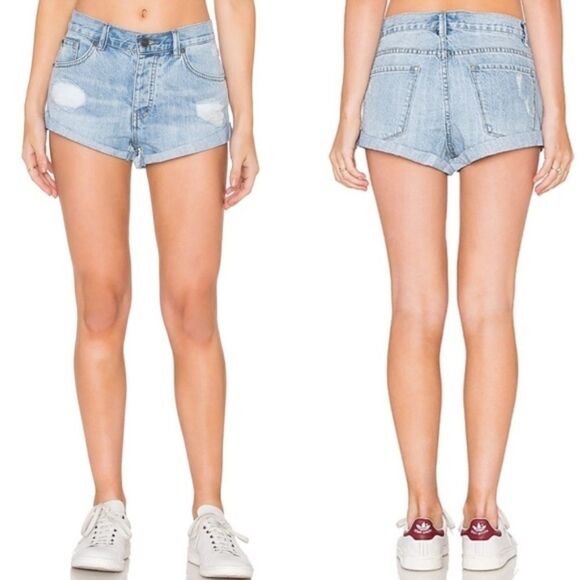 Amuse Society Revolve Crossroad Shorts Distressed Blue Jean Denim Cuffed 26.Wai - Picture 1 of 7